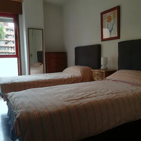Apartamento Menendez Pelayo 카스트로우르디알레스